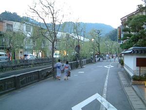 ��艷��A�[���̕��i